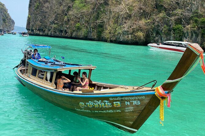 private-long-tail-boat-charter-to-hong-islands-or-phi-phi-islands